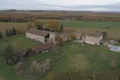 Ferme rénovée a Mauvezin à vendre