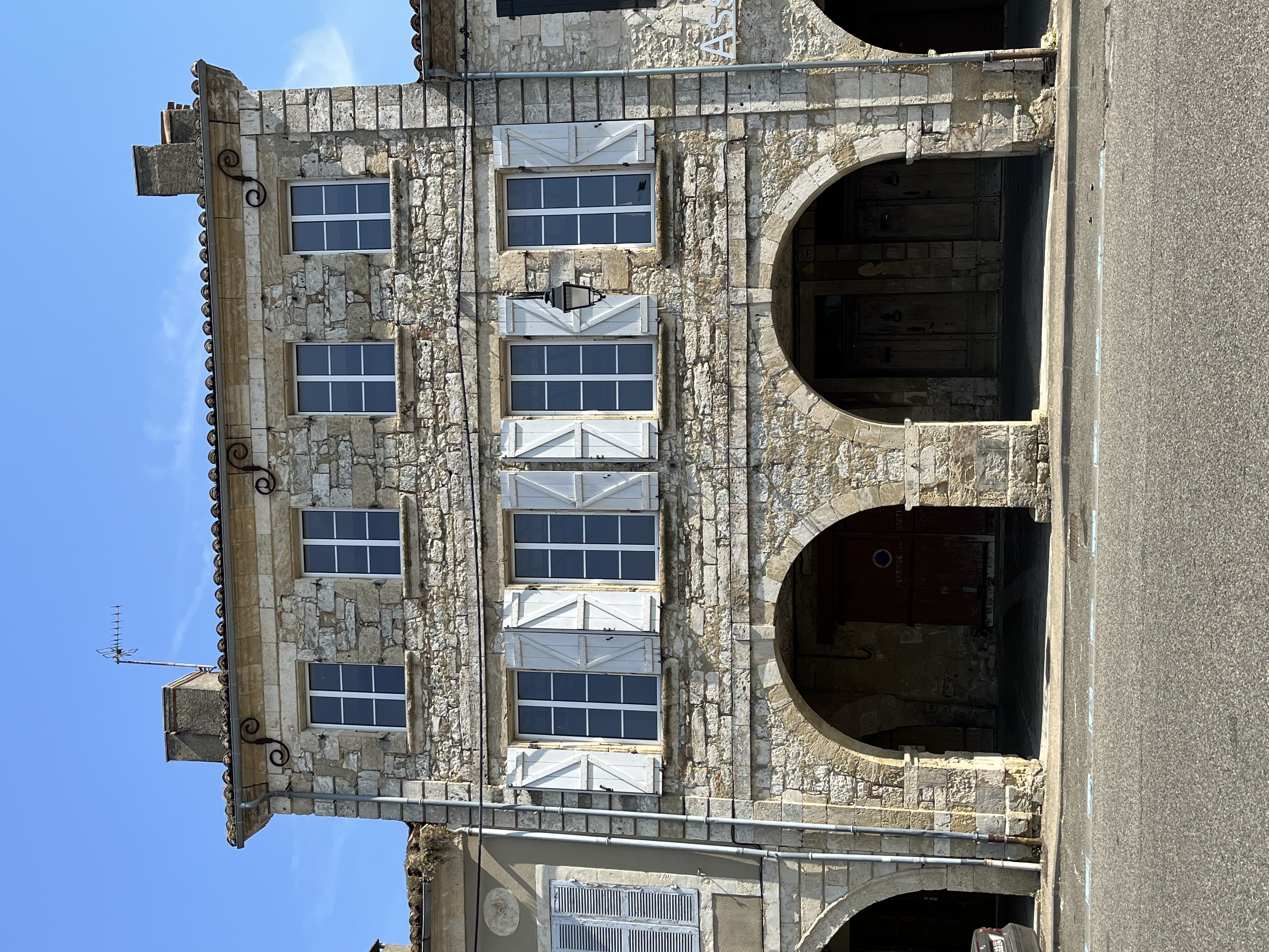 Maison de Maître 400m² – Jardin – Garage – Dépendances