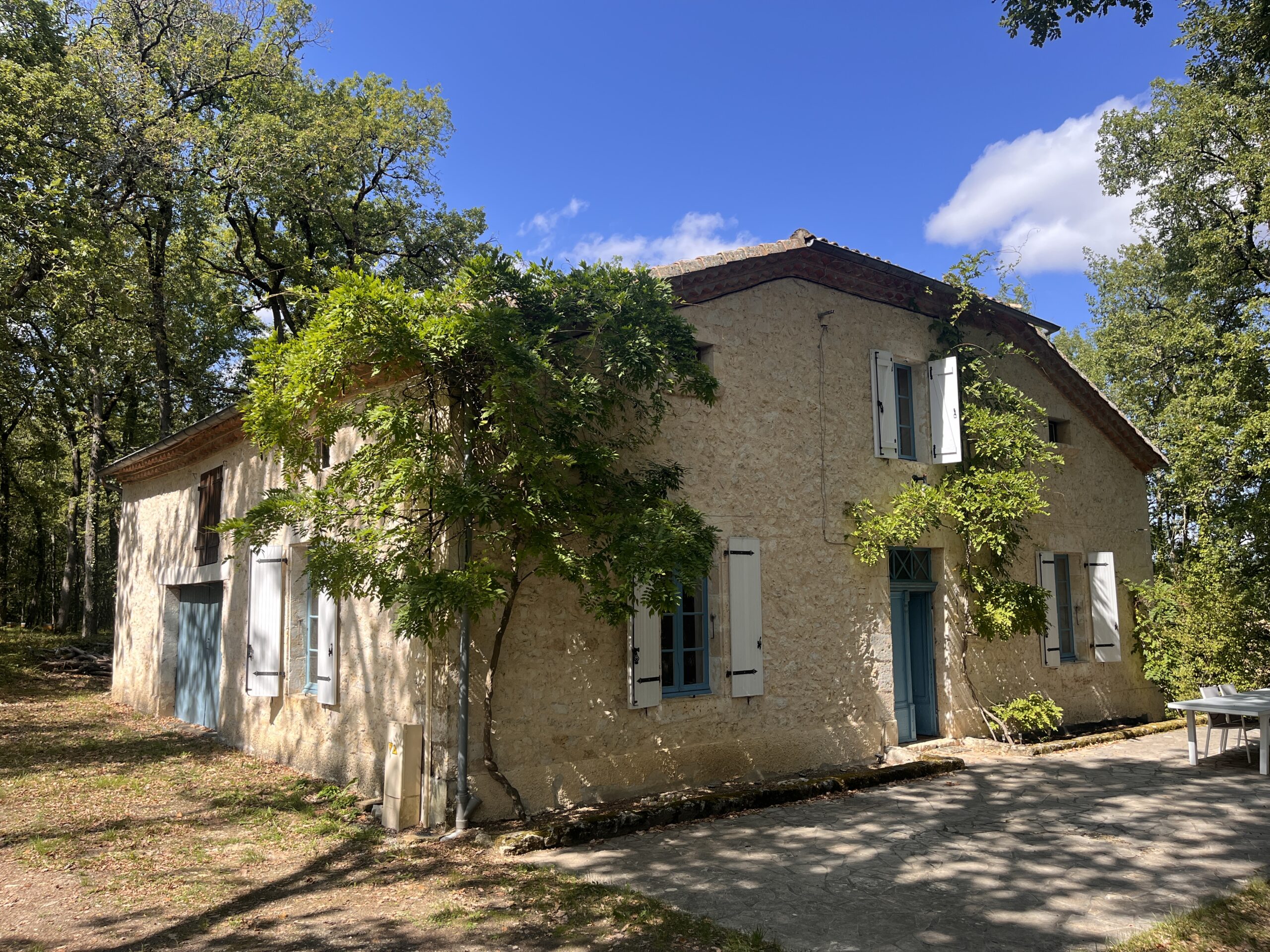 La “Maison dans les bois” – Authentique Gasconne en pierre sur près de 2 hectares